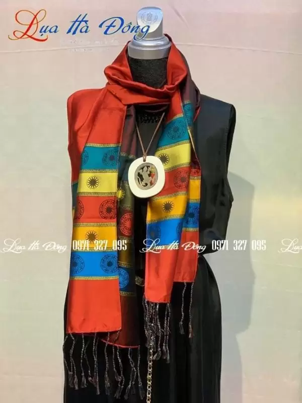 Khăn Lụa Họa Tiết Trống Đồng MNV-KL05-24