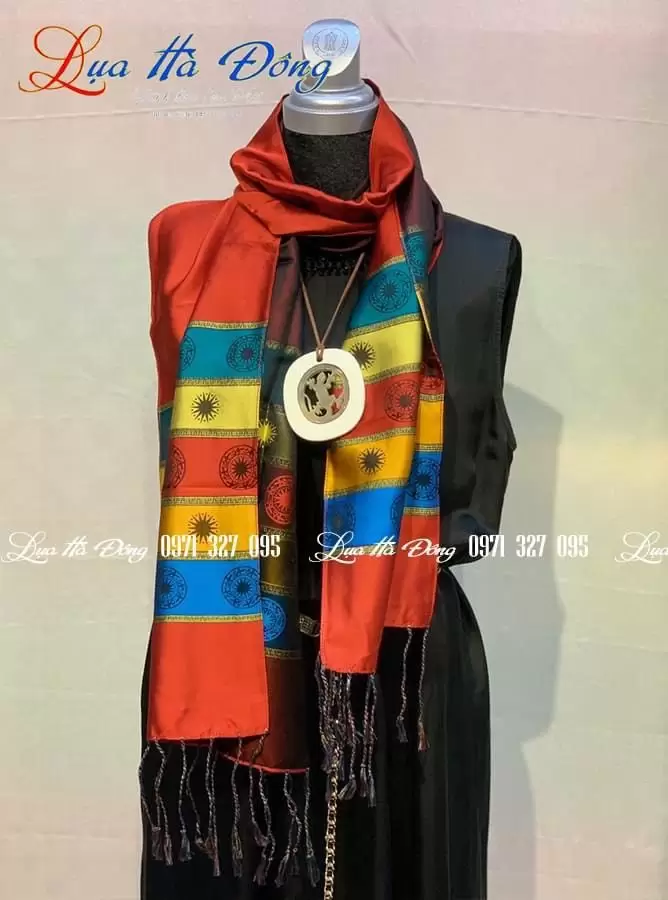 Khăn Lụa Họa Tiết Trống Đồng MNV-KL05-24