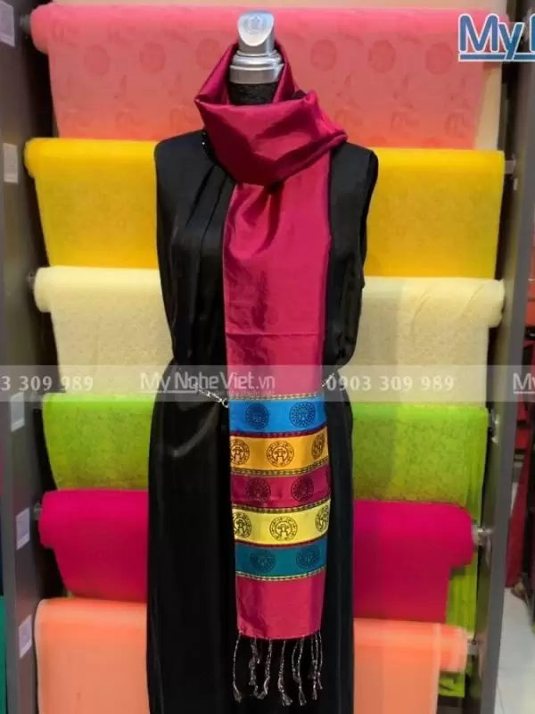 Khăn lụa Họa Tiết Văn Miếu Quốc Tử Giám MNV-KLLS36180-9