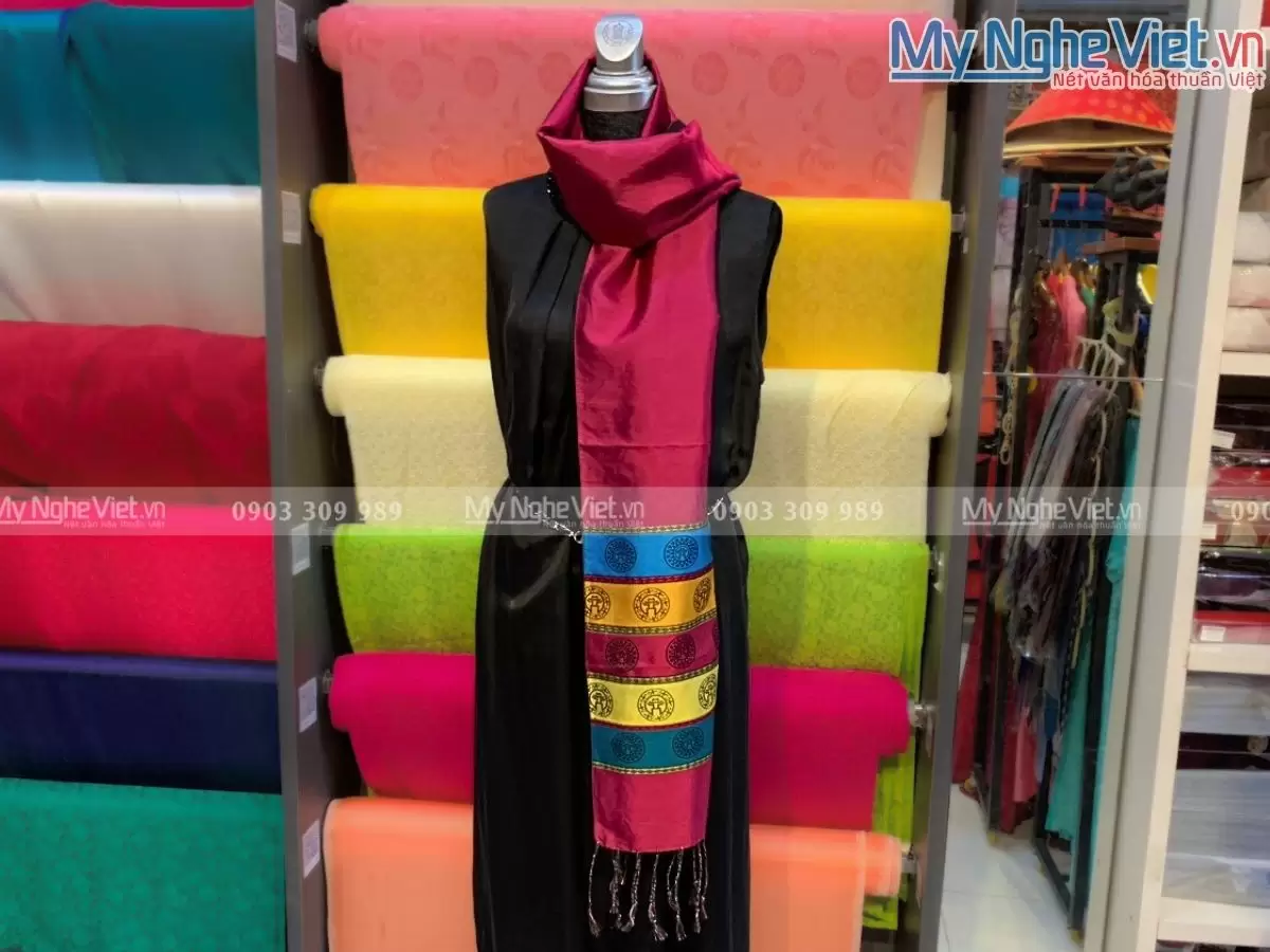 Khăn lụa Họa Tiết Văn Miếu Quốc Tử Giám MNV-KLLS36180-9