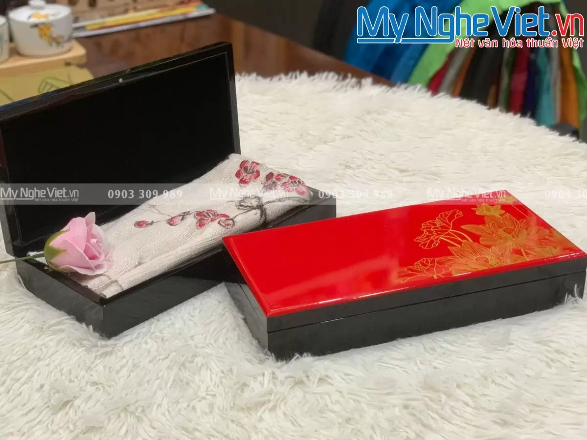 Combo Khăn Lụa Hà Đông + Hộp Sơn Mài Vẽ Sen Cao Cấp