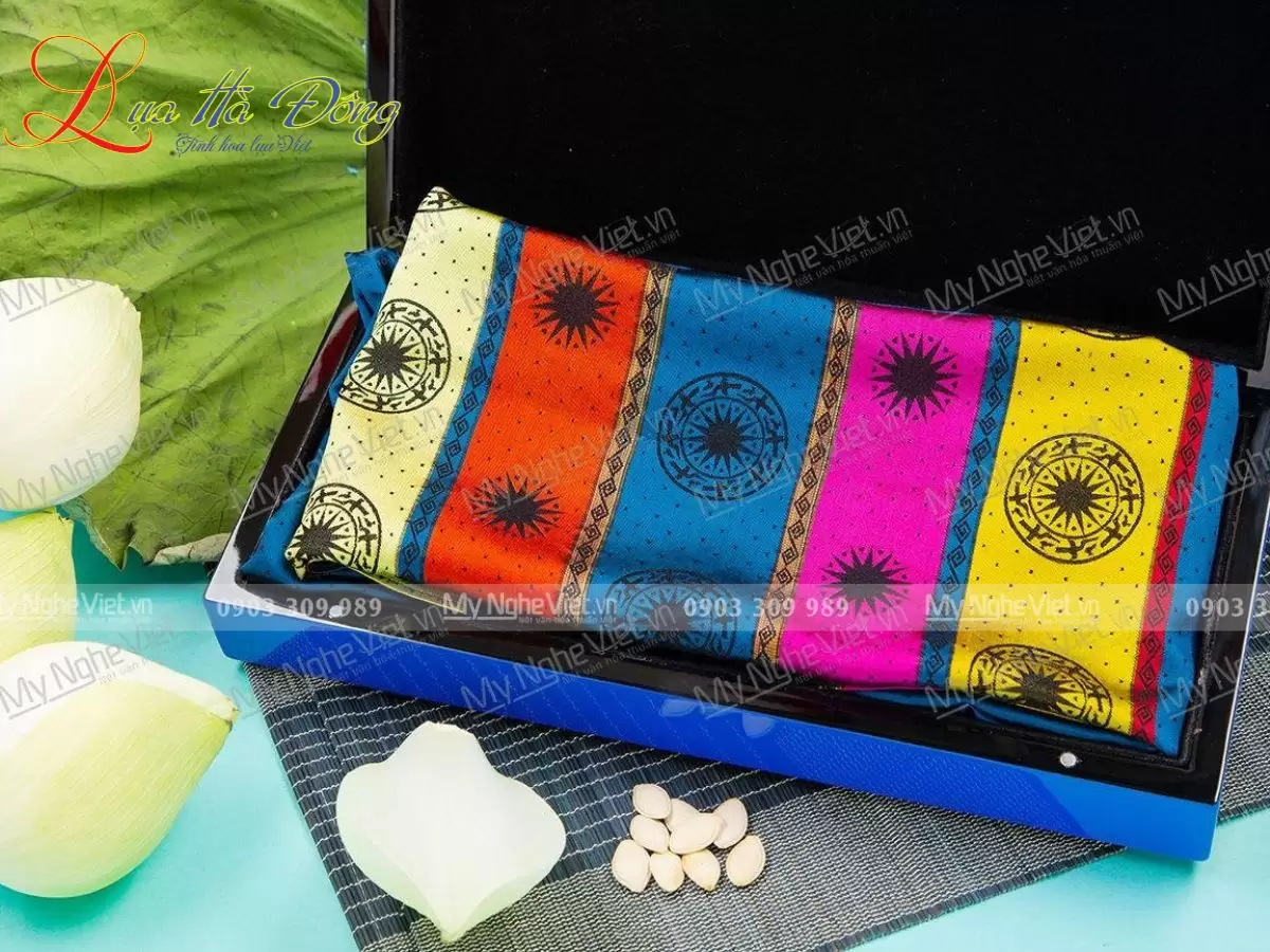 Combo Khăn Lụa Hà Đông + Hộp Sơn Mài Họa Tiết Trống Đồng - Ảnh 3