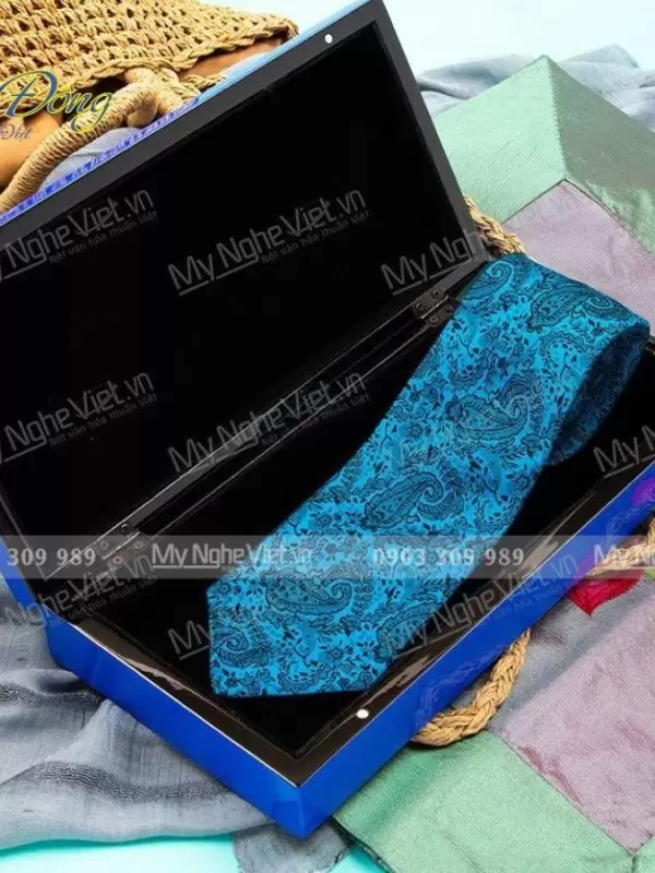 Alternative view of Combo Khăn Lụa Hà Đông + Hộp Sơn Mài Họa Tiết Trống Đồng