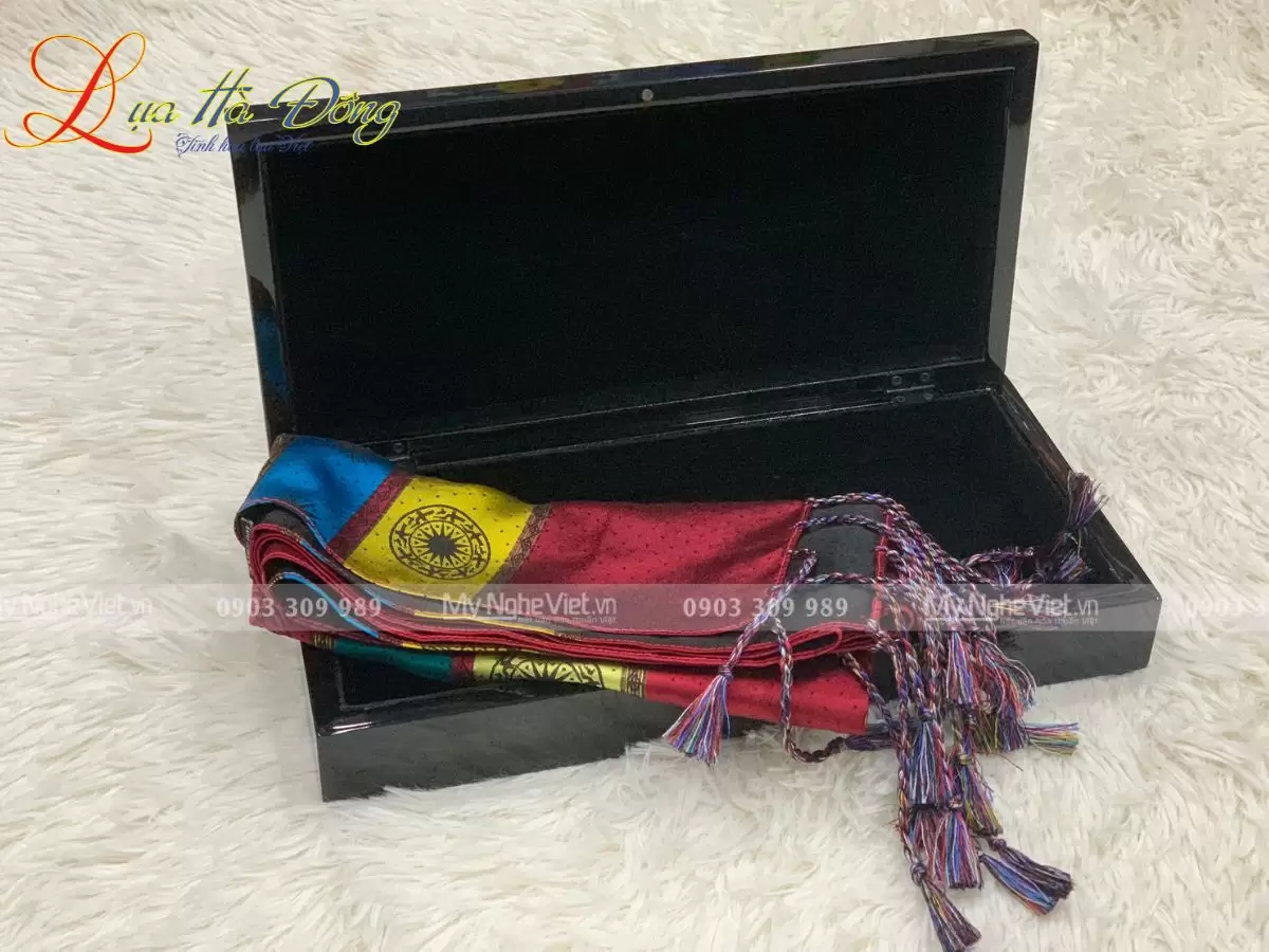 Combo Khăn Lụa Hà Đông, Hộp Sơn Mài Vẽ Sen Cao Cấp Và Khắc Chữ - Ảnh 2