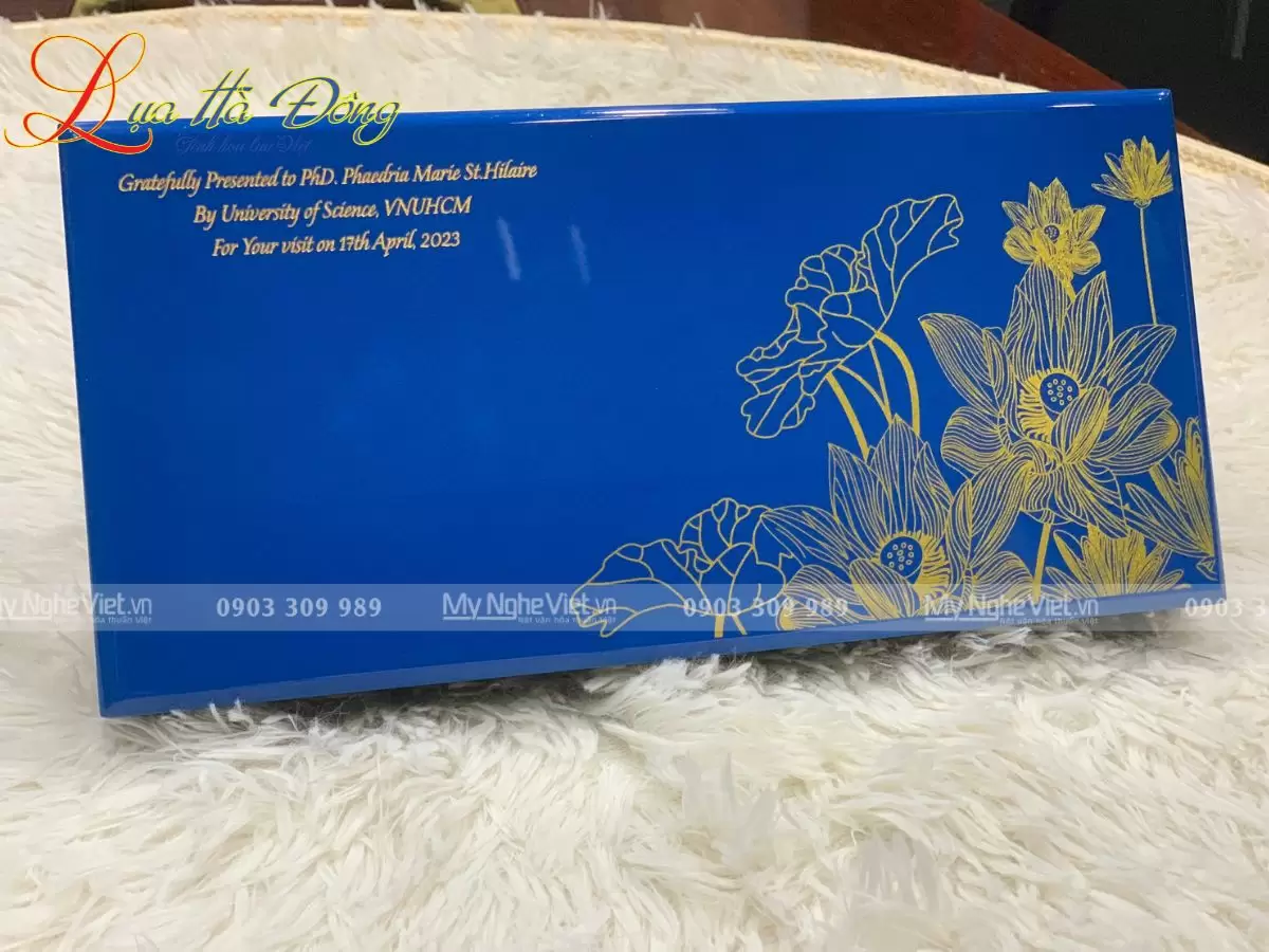 Combo Khăn Lụa Hà Đông, Hộp Sơn Mài Vẽ Sen Cao Cấp Và Khắc Chữ - Ảnh 3