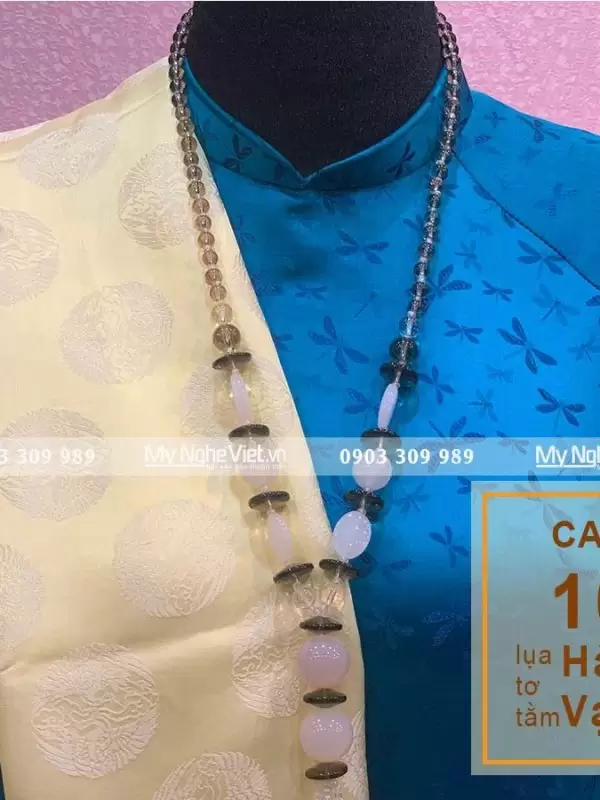 Alternative view of Khăn Choàng Cổ Họa Tiết Song Hạc MNV-KLTA44180-4