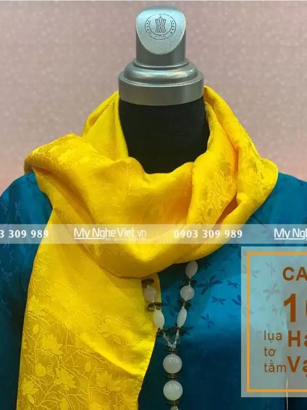 Alternative view of Khăn Choàng Cổ Họa Tiết Hoa Sen MNV-KLTA44180-5