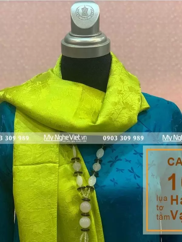 Alternative view of Khăn Choàng Cổ Họa Tiết Hoa Sen MNV-KLTA44180