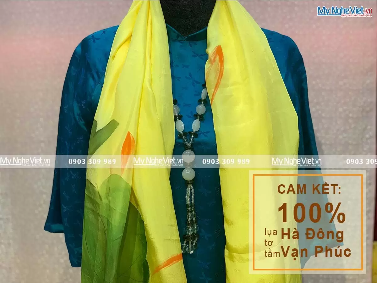 Khăn Lụa Choàng Cổ Vẽ Tay Họa Tiết Hoa Sen MNV-KLTA9180-3