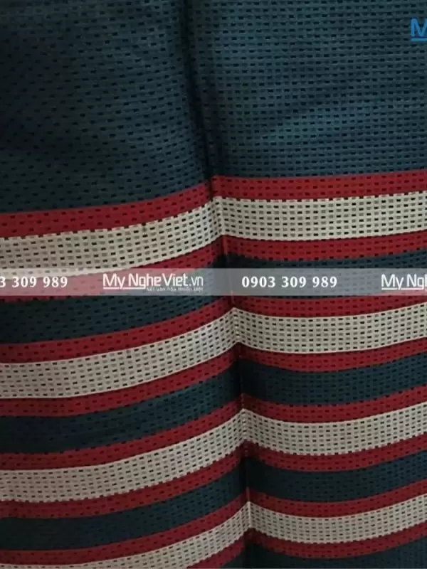 Alternative view of Khăn Choàng Cổ Lụa Nam Tằm Xe Màu Xanh Đậm KLLS3817-3.1