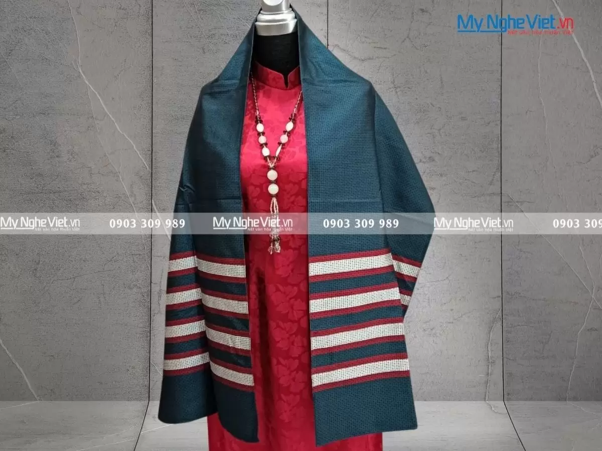 Khăn Choàng Cổ Lụa Nam Tằm Xe Màu Xanh Đậm KLLS3817-3.1
