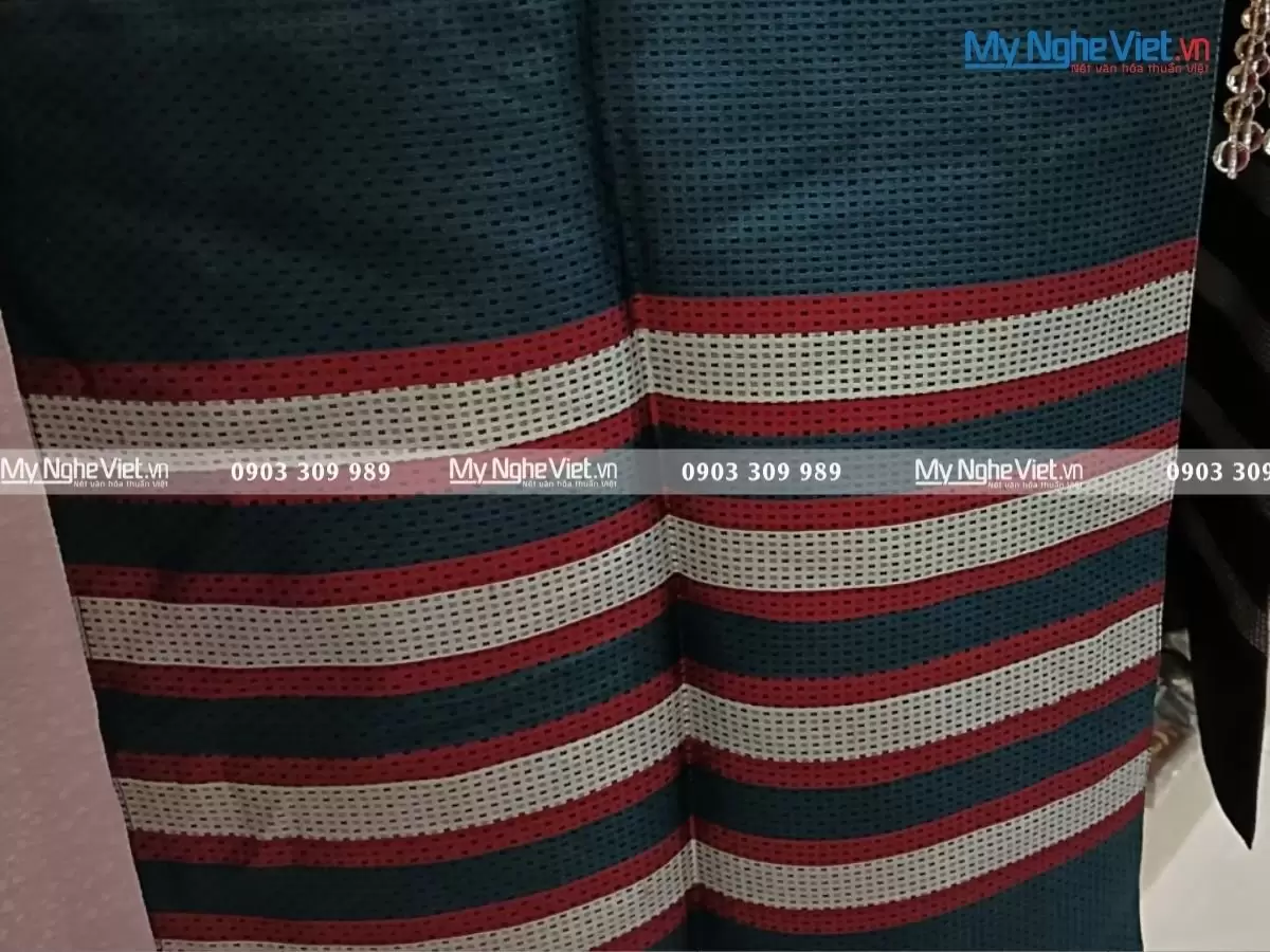 Khăn Choàng Cổ Lụa Nam Tằm Xe Màu Xanh Đậm KLLS3817-3.1 - Ảnh 2