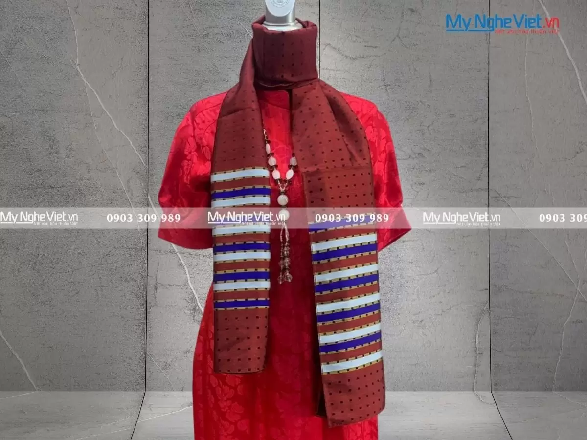 Khăn Choàng Cổ Lụa Nam Tằm Xe Màu Đỏ MNV-KLLS3817-1