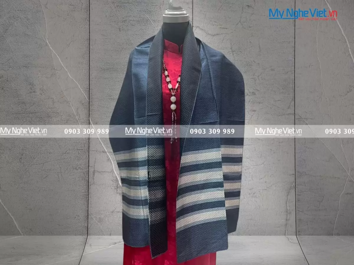 Khăn Choàng Cổ Lụa Nam Tằm Xe Màu Xám Caro MNV-KLLS3817-4 - Ảnh 3