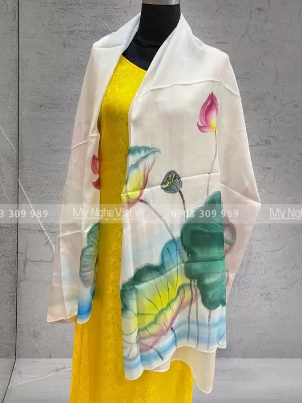 Alternative view of Khăn Lụa Vẽ Tay Họa Tiết Sen MNV-KLLS09-M