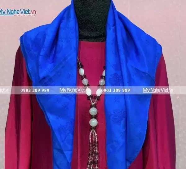 khăn lụa vân vuông