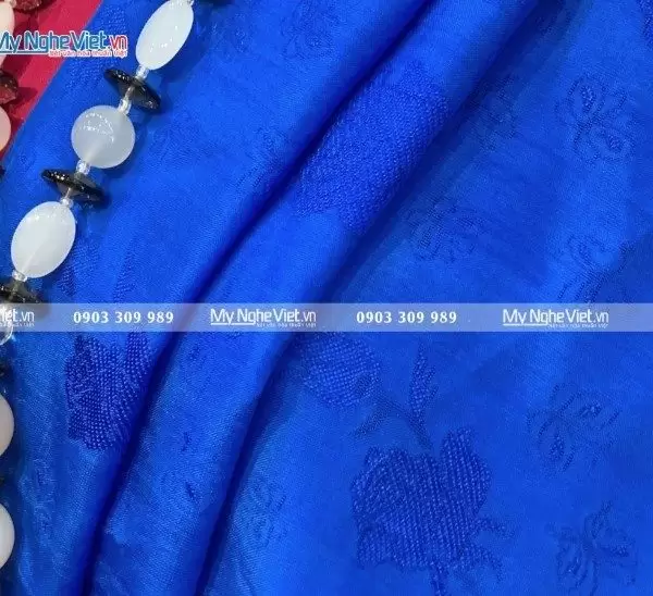 khăn lụa vân vuông