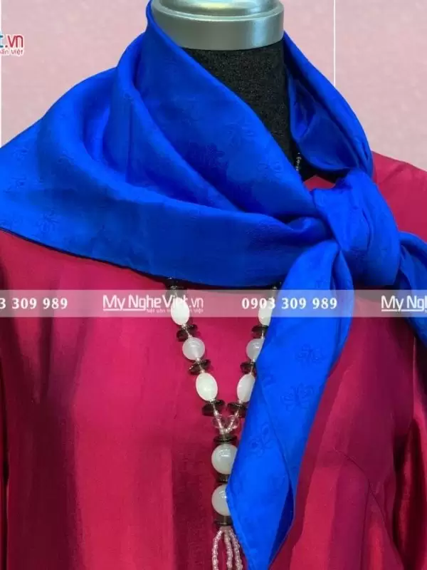 khăn lụa vân vuông