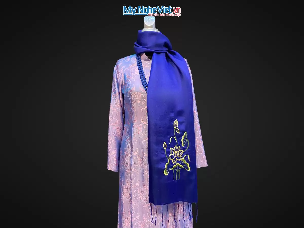 khăn lụa Hà Đông Thêu Sen