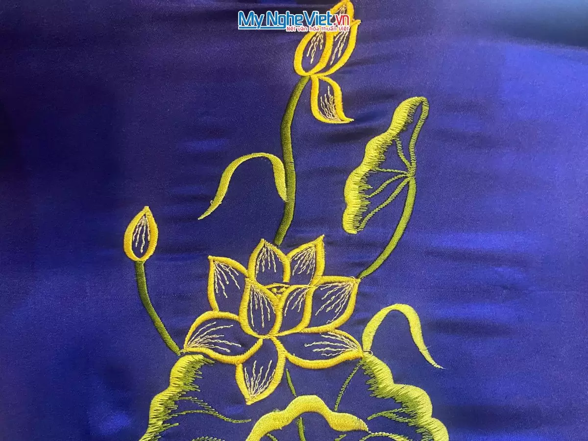 khăn lụa Hà Đông Thêu Sen