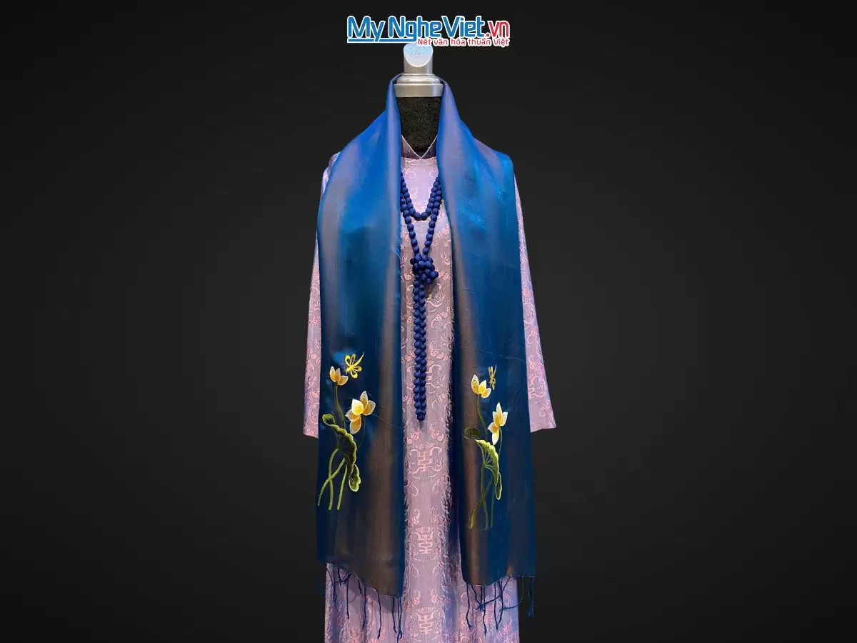 khăn lụa Hà Đông Thêu Sen