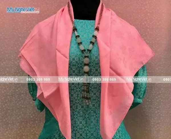 khăn lụa vân vuông