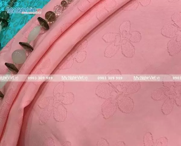 khăn lụa vân vuông