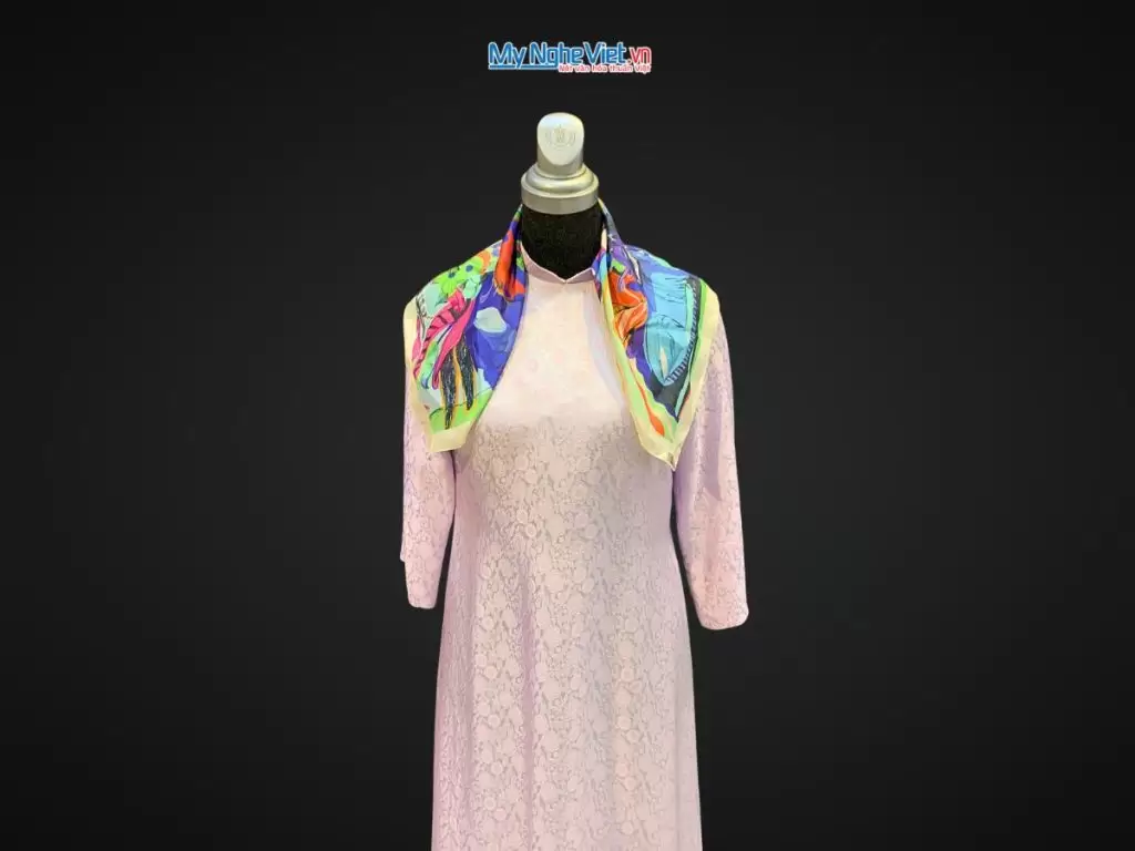 Khăn Lụa Vuông Họa Tiết