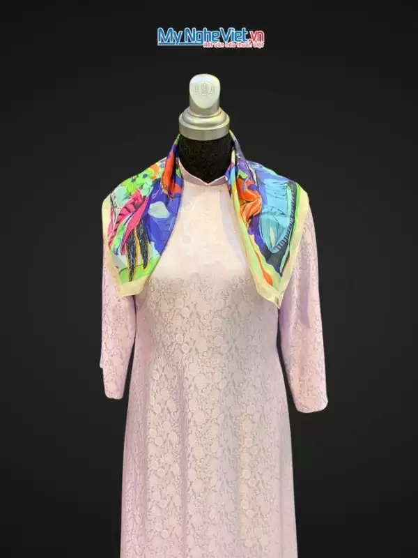 Khăn Lụa Vuông Họa Tiết