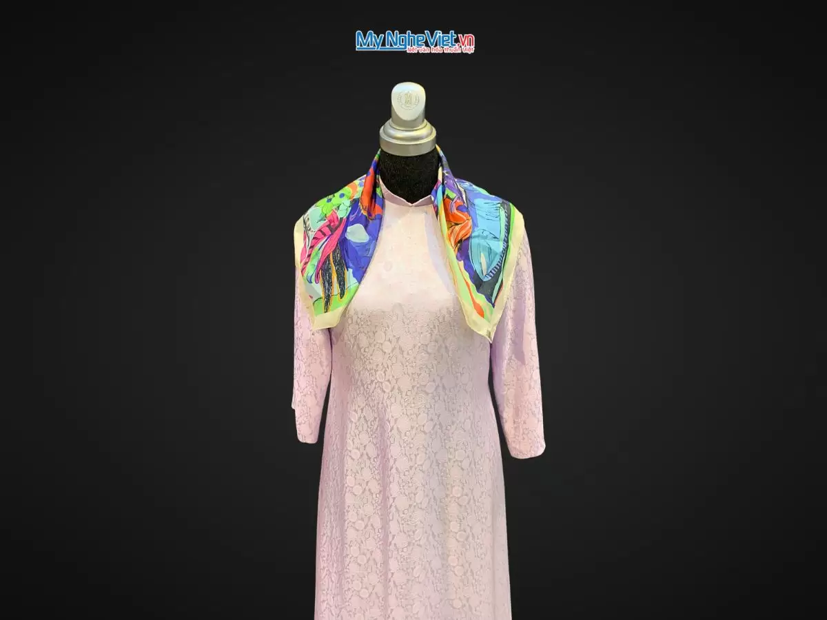 Khăn Lụa Vuông Họa Tiết