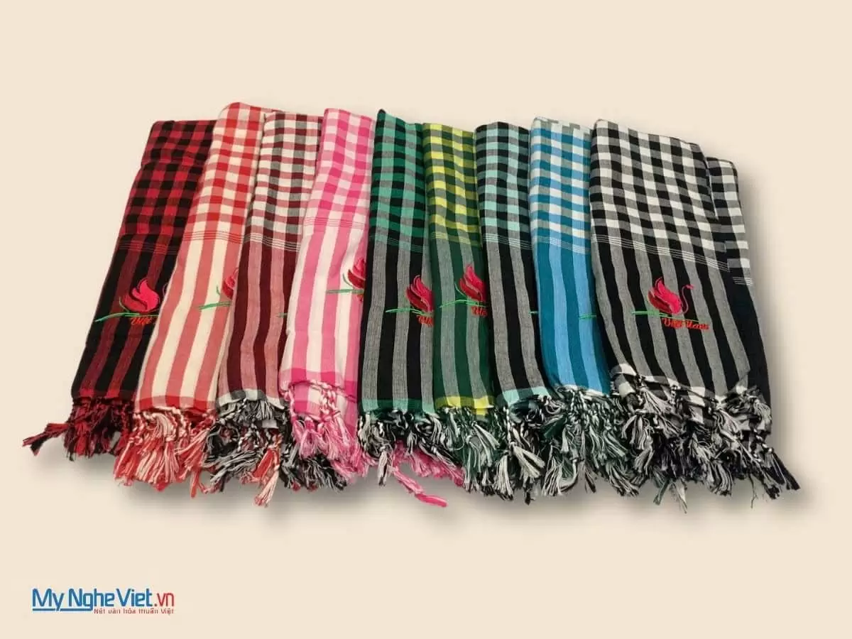 Khăn rằn Nam Bộ đủ màu