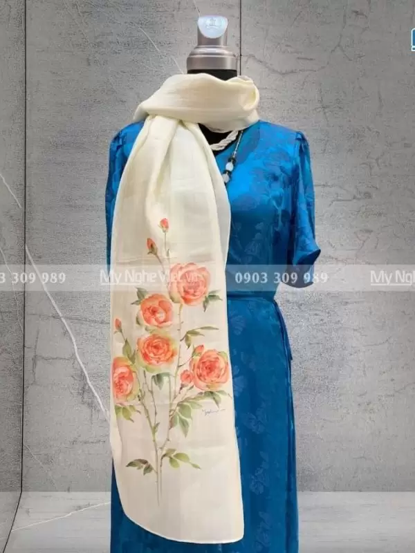 khăn lụa vẽ tay hoa hồng