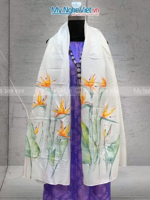 khăn lụa vẽ hoa thiên điểu màu trắng