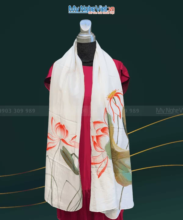 khăn lụa vẽ sen đỏ