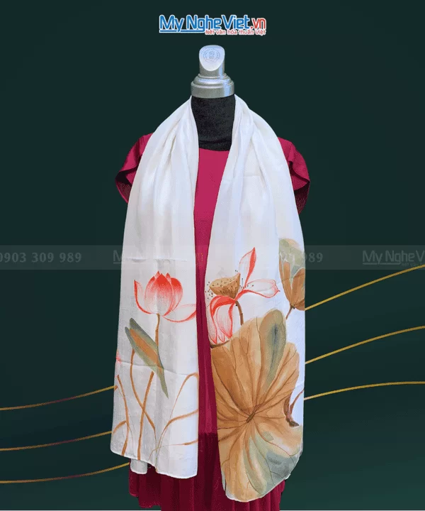 khăn lụa vẽ sen đỏ