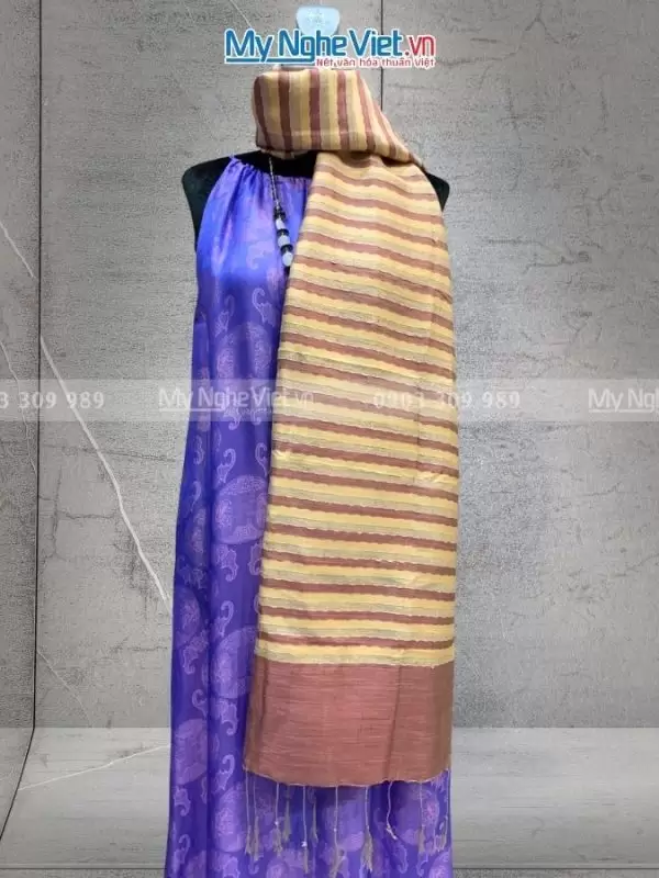 Khăn lụa tơ tằm dệt thổ cẩm