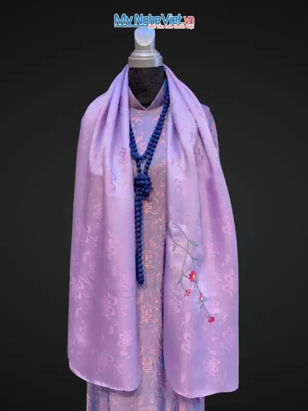 Khăn lụa sen tiên thêu hoa