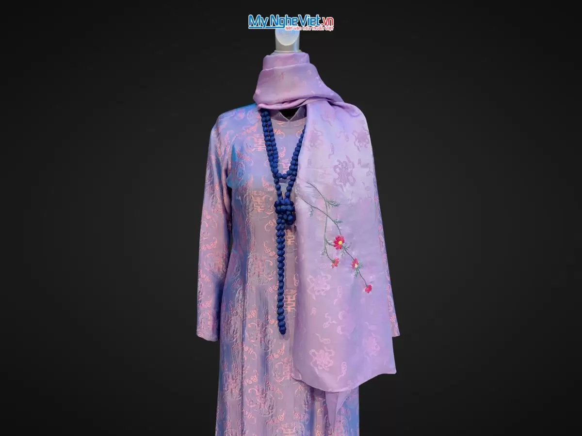 Khăn lụa sen tiên thêu hoa