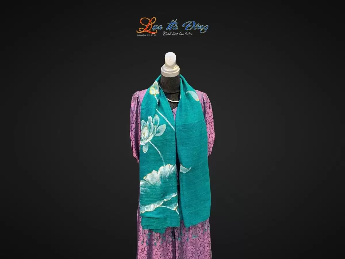 Khăn lụa Đũi xanh rêu vẽ sen 100% silk 80x180 tua rua KLTA80180/2 - Ảnh 2