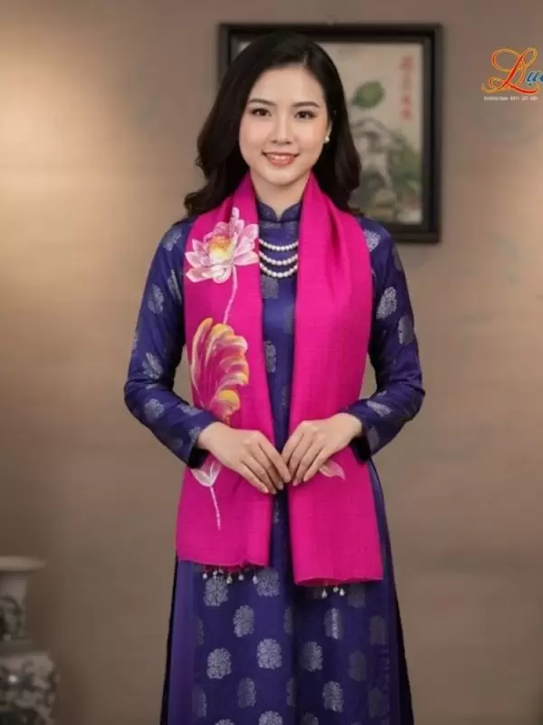 Khăn lụa Đũi tím hồng vẽ sen 100% silk 80x180 tua rua KLTA80180/6