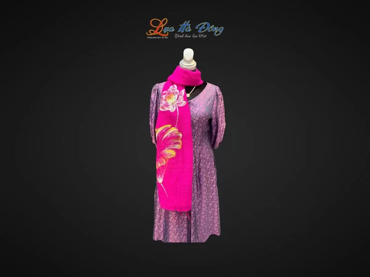 Khăn lụa Đũi tím hồng vẽ sen 100% silk 80x180 tua rua KLTA80180/6 - Ảnh 2