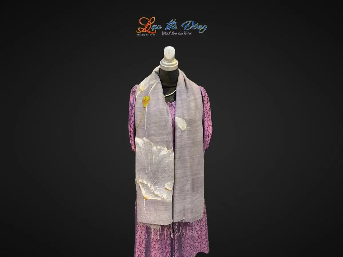 Khăn lụa Đũi xám vẽ sen 100% silk 80x180 tua rua KLTA80180/9 - Ảnh 2