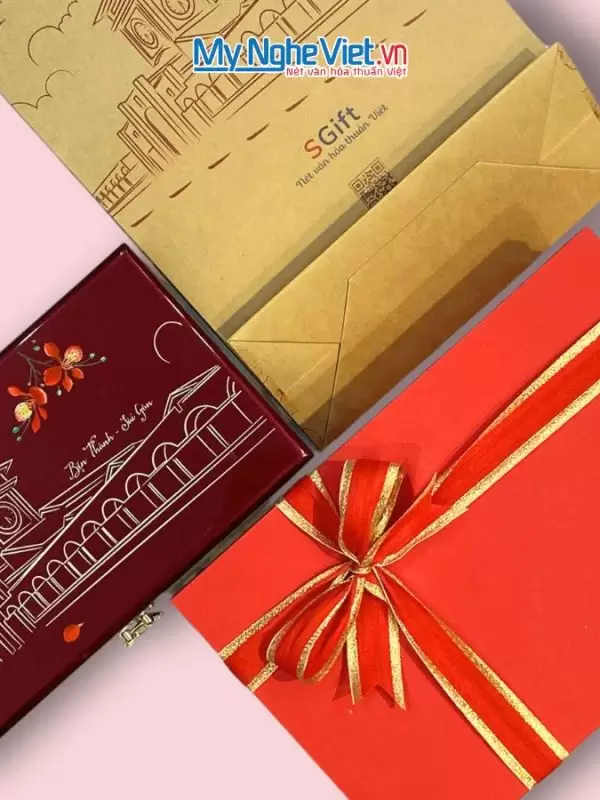 quà lưu niệm vẽ chợ bến thành