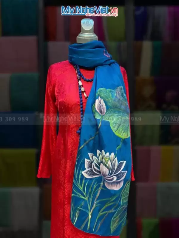 Khăn Lụa vẽ Tay họa tiết hoa sen nền xanh 90x180cm 100% silk KLTA918-5