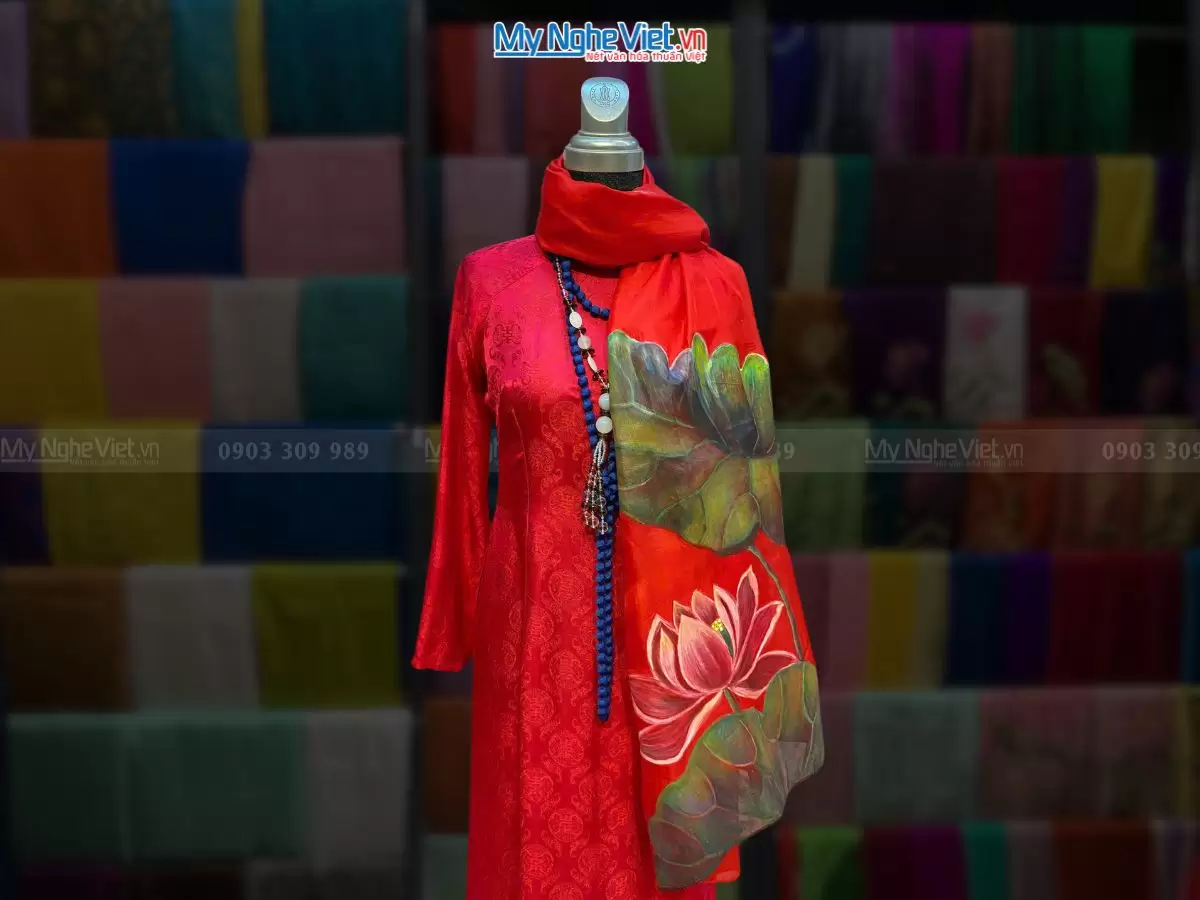 Khăn Lụa vẽ Tay họa tiết hoa sen nền đỏ 90x180cm 100% silk KLTA918-1 - Ảnh 2