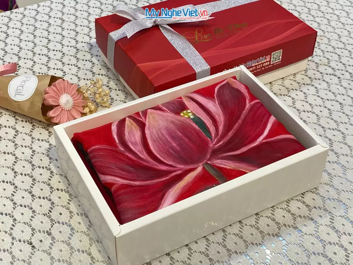 Gói quà tặng khăn lụa