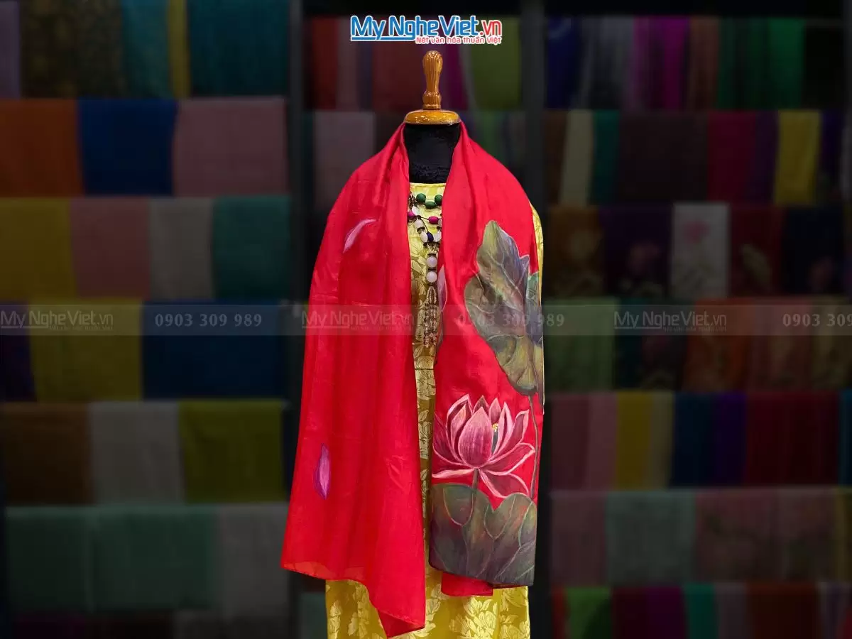 Khăn Lụa vẽ Tay họa tiết hoa sen nền đỏ 90x180cm 100% silk KLTA918-1