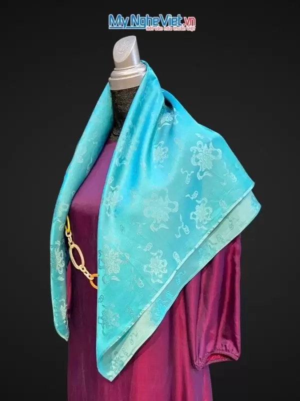 Khăn lụa vuông họa tiết sen tiên màu xanh