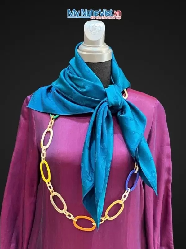 Khăn lụa vuông họa tiết sen tiên màu xanh cổ vịt 90x90