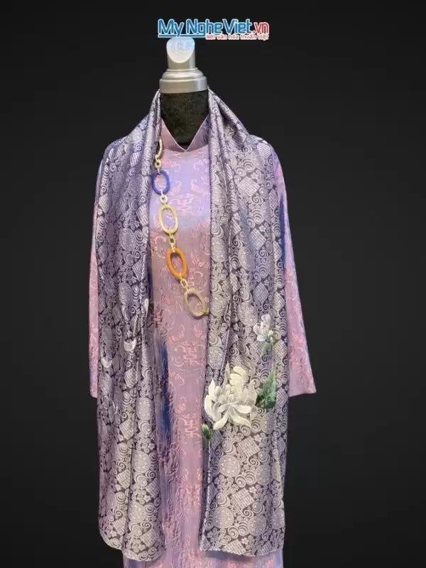 Khăn lụa Song Hỷ thêu hoa